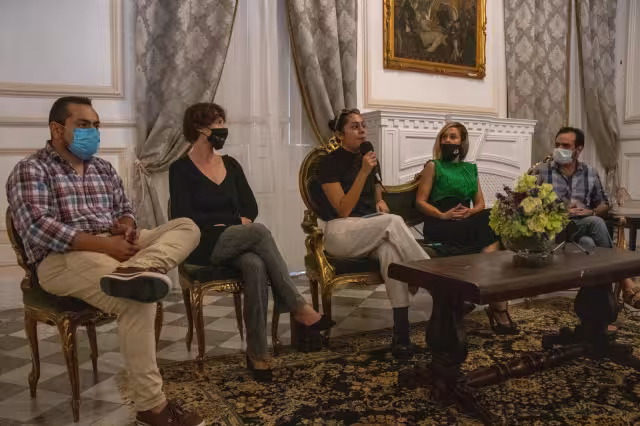 La exposición contará con un total de 72 piezas de un total de 26 artistas nacionales, internacionales y locales. También albergará el proyecto invitado “Disentrica”