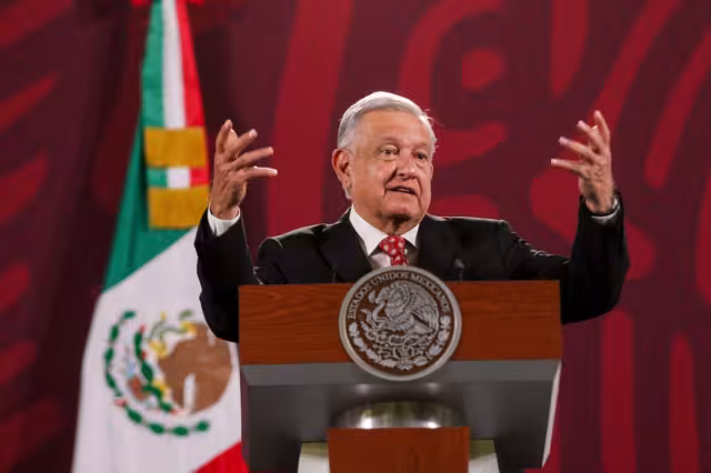 AMLO dio el banderazo de inicio al ciclo escolar 2022-2023 a casi 26 millones de niños, niñas, adolescentes, así como docentes que hoy arrancan clases