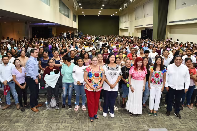Hijos de madres trabajadoras de Campeche recibieron su tarjeta de Bienestar
