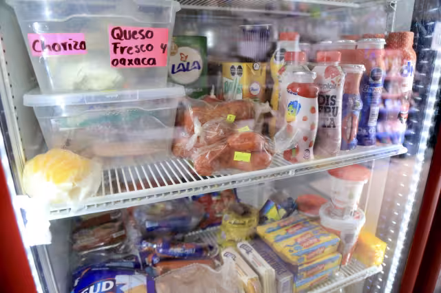 Apagones dejan pérdidas económicas en colonias de playa del Carmen