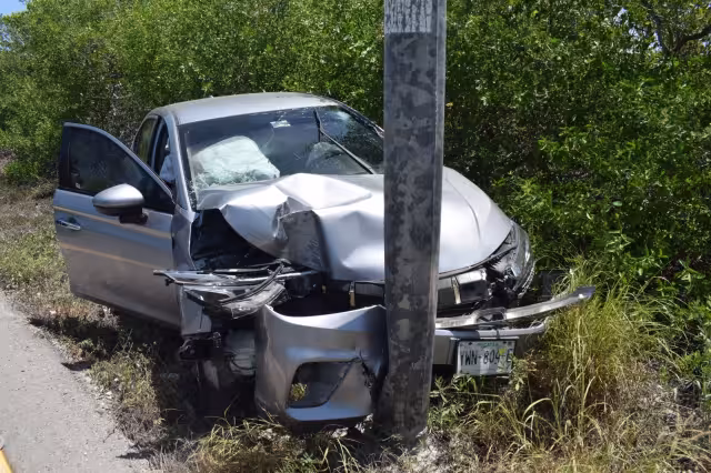 El conductor resultó ileso del accidente en la vía Mérida-Progreso