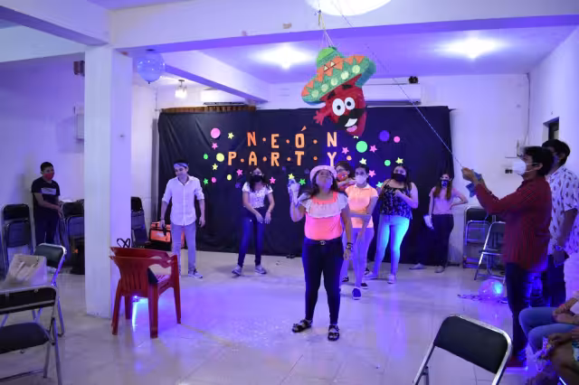 Gran parte del simbolismo presente en estas fiestas se remite al sincretismo entre los ritos católicos y las celebraciones prehispánicas