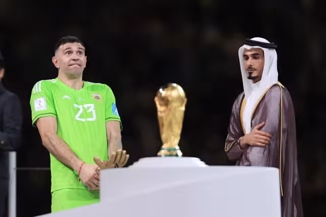 El "Dibu" Martínez fue uno de los jugadores que más polémica genero en el Mundial de Qatar 2022