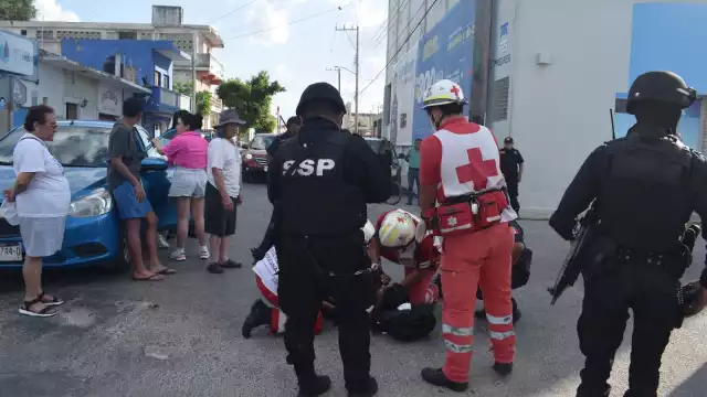 La mujer fue trasladada a un hospital de Progreso, ya que presentó heridas en el cuerpo