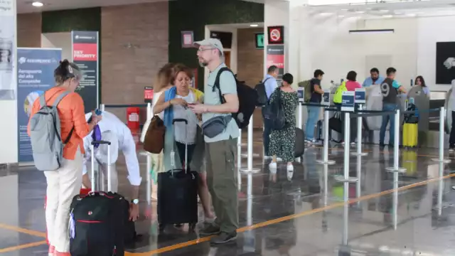 Se movilizaron a 352 pasajeros en el aeropuerto de Campeche