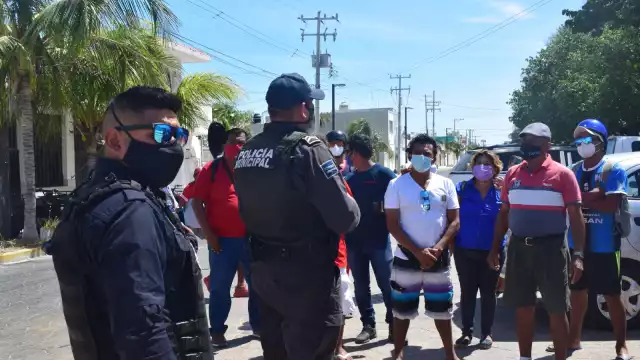 Los turisteros reclamaron la postura de los uniformados durante la recolecta de firmas