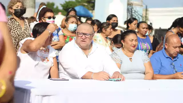 El regidor del municipio es acusado ante el Tribunal Electoral del Estado de Yucatán de desacato, por no pagarle sus servicios a cinco concejales de la demarcación