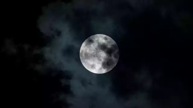 Superluna azul iluminó el cielo durante la noche del 30 de agosto.