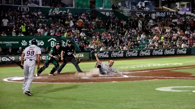Leones de Yucatán pierden 5 a 2 ante los Tigres de Quintana Roo en el Parque “Kukulcán”