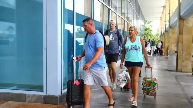 Aunque bajó el número de viajeros, los que llegan consumen más.