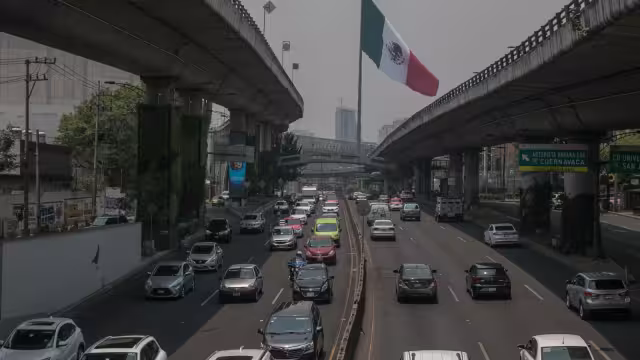 Vehículos circulan sobre Avenida Periférico, en la CDMX