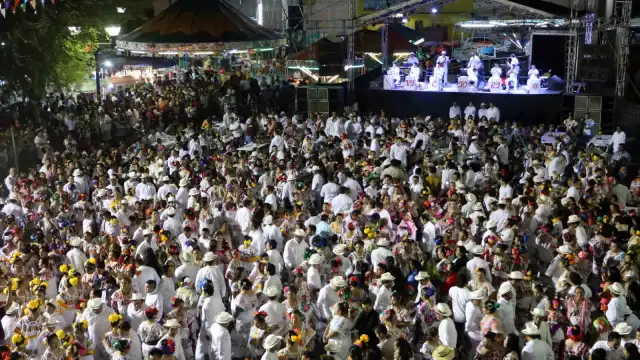 El presidente municipal, Joel Isaac Achach Díaz, sostuvo una reunión con los palqueros del coso taurino en la que se informó de la decisión