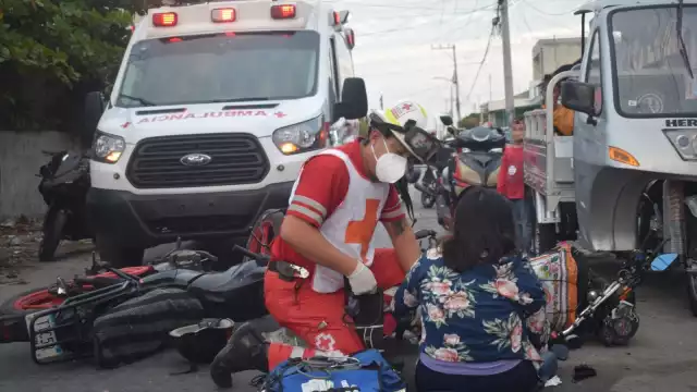 Una joven resultó herida tras caer en el pavimento
