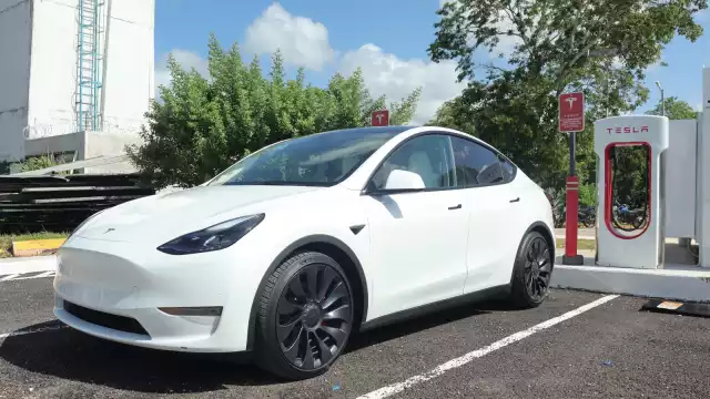 La capacidad de atención de Tesla es para cuatro vehículos que lograrán obtener el servicio al mismo tiempo