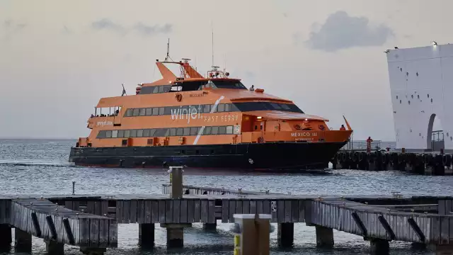 También esperan eliminar la venta de alimentos y bebidas para que los viajeros porten en todo momento el cubrebocas