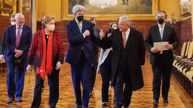 John Kerry y AMLO trataron temas sobre la generación de energías limpias