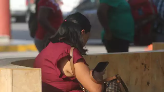 Usuaria de redes sociales recibe notificación que desde Colombia solicitan dinero a su nombre