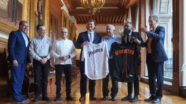 AMLO dio cátedra de palabras y expresiones usadas en el beisbol