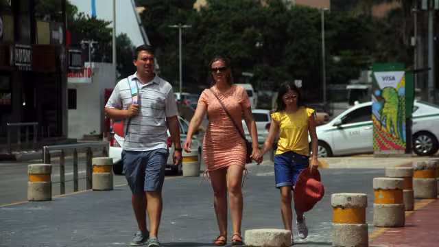 Tras no haber un seguro que los proteja, turistas viajan bajo su propio riesgo