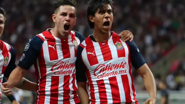 Las chivas lograron meterle cuator goles a los Pumas. Foto: @Chivas