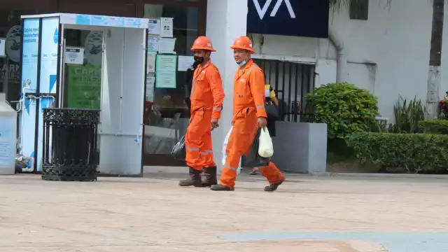 Los obreros aseguraron que la compañía Marinsa indicaba que PEMEX les retenía los pagos