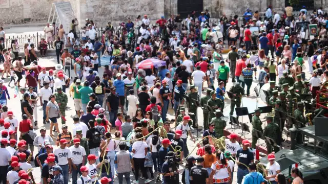 La exposición se realiza en la Plaza Grande de Mérida