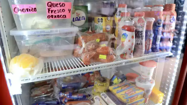 Apagones dejan pérdidas económicas en colonias de playa del Carmen