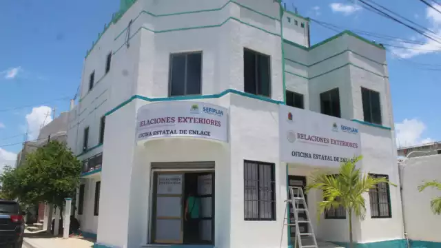 La sede de la SRE sólo brinda asesorías para los que desean obtener su pasaporte o naturalización mexicana, peor no para hacer el trámite