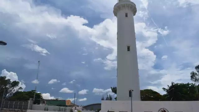 Su funcionamiento comenzó de manera oficial hasta el 14 de agosto de 1893, justo en pleno verano