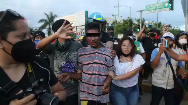 Protección Civil evitó que fuera linchado y lo entregó a las autoridades correspondientes.