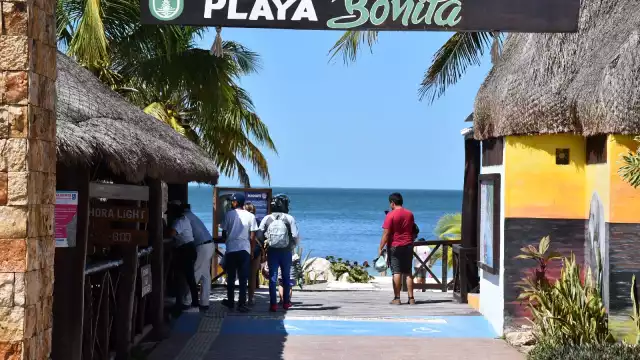Playa Bonita fue abarrotada durante el Verano en Campeche