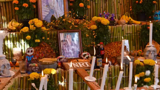 La ofrenda del Día de Muertos es uno de los símbolos de la celebración mexicana pero ¿cuándo se pone y cuándo se levanta?