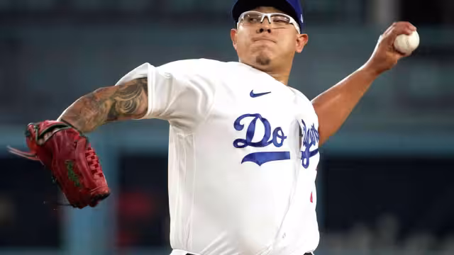 Julio Urías cumplirá una condena de libertad condicional