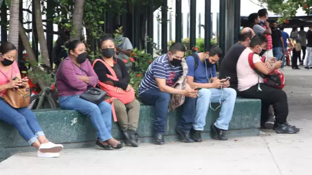 La ocupación hospitalaria baja en todo el estado, permite mantenerse en Semáforo Naranja