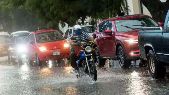 Se esperan lluvias de hasta 150 milímetros, así como fuertes vientos en Yucatán Foto: Enrique Osorno