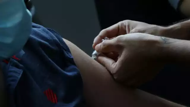 Al menos 55 personas se hicieron pruebas para detectar el COVID-19 que dieron negativas