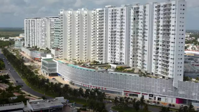 El Secretario de Turismo, Miguel Torruco, advirtió que se esperaba un estimado de 1.5 millones de visitantes en Cancún