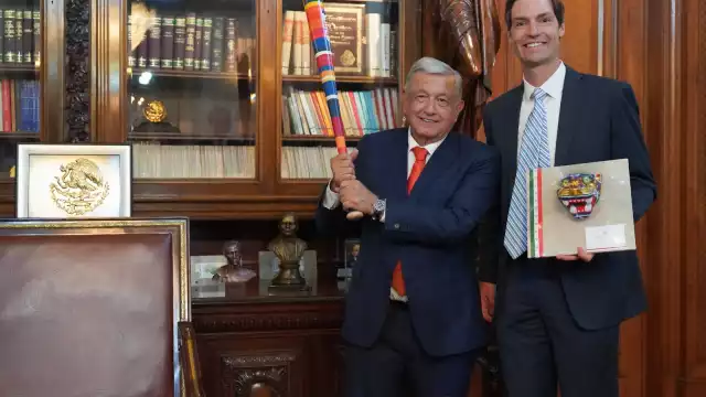 AMLO se reunió con directivos de la MLB en la Ciudad de México