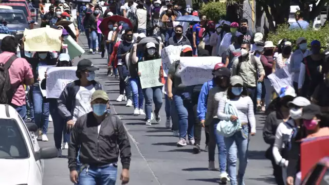 Diferentes sindicatos y organizaciones marchan para pedir mejor condiciones de trabajo.