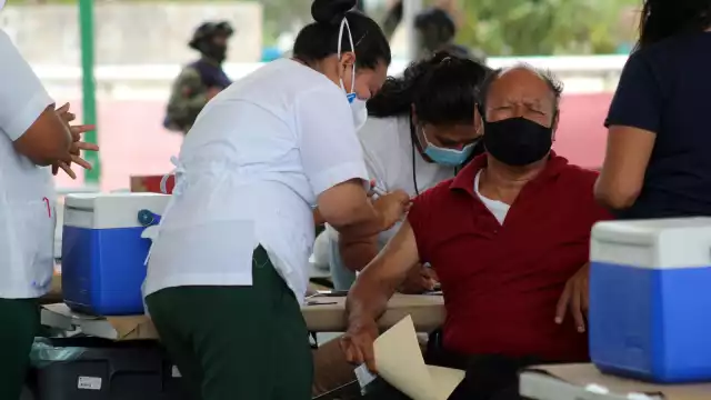 Los adultos mayores acudieron a vacunarse