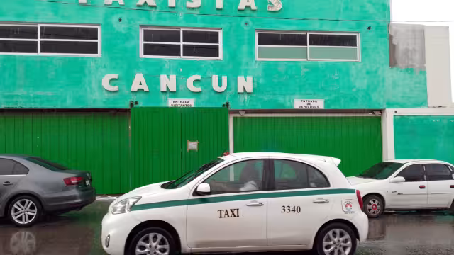 Debido a sus jornadas laborales, Los taxista de Cancún están muy expuestos a los contagios de COVID-19.