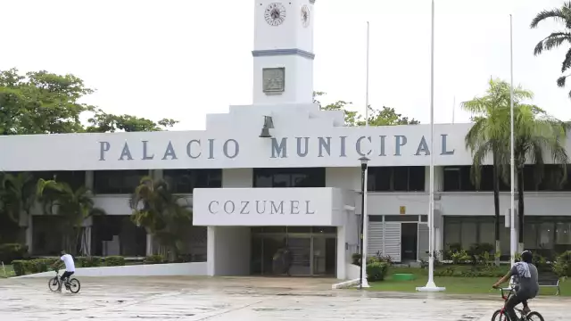 Los regidores salientes de Cozumel se aprobaron un bono de 100 mil pesos antes de dejar el cargo