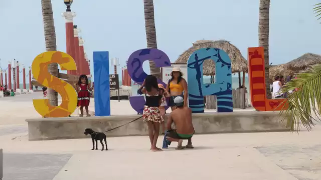 El Pueblo Mágico de Sisal se encuentra a 53 kilómetros de Mérida