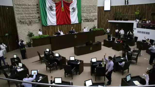 En la sesión que se realizó en el Congreso también se llevó a cabo la rendición de compromiso de los nuevos integrantes del Consejo Consultivo del INAIP