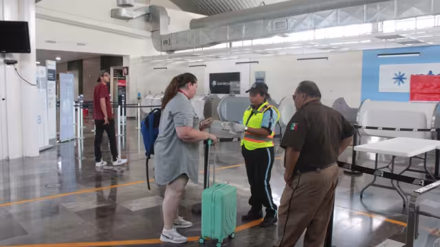 Pasajeros deberán de acudir con tiempo a sus vuelos y documentación oficial