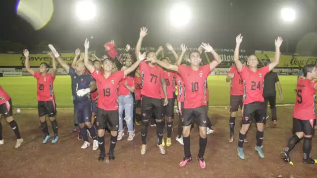 Los jugadores celebraron con sus familias el triunfo