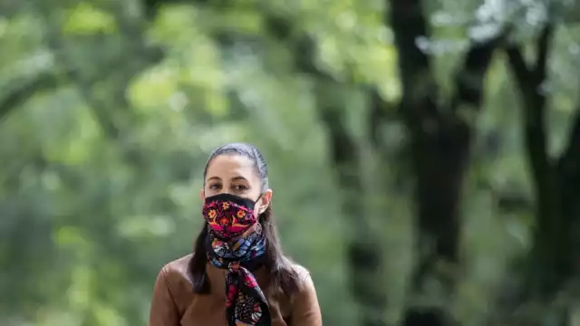 El evento se efectuó en el Palacio de Minería acompañada de su gabinete.