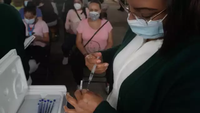 El registro de mujeres embarazadas para recibir las vacunas contra coronavirus se realiza en el sitio mivacuna.gob.mx