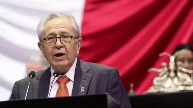 Alcocer habría renunciado por el regaño que recibió de López Obrador por la falta de medicamentos