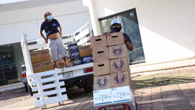 Las penas van de 2 a 8 años de prisión y de 200 a 600 días-multa a quienes cometan el delito de comercio ilícito de bebidas alcohólicas